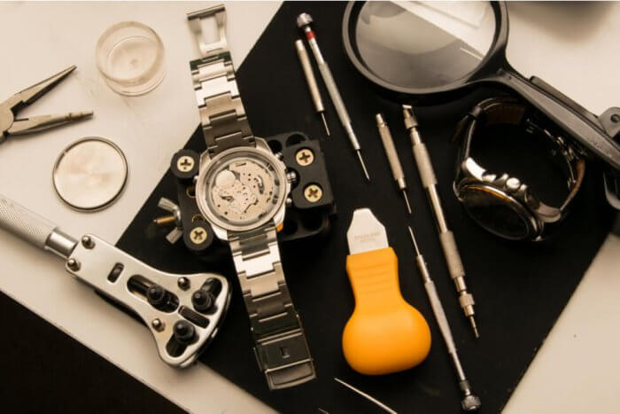 Does Walmart sell watch repair kits