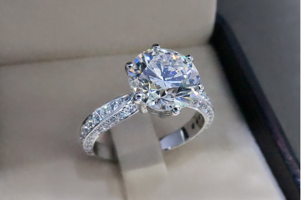 What's a good carat size for engagement ring