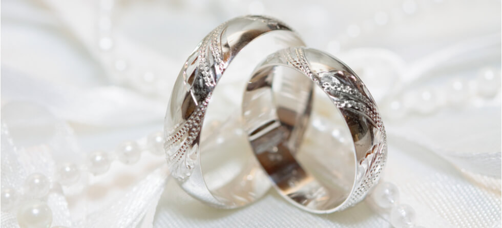 Can you get an eternity ring before marriage
