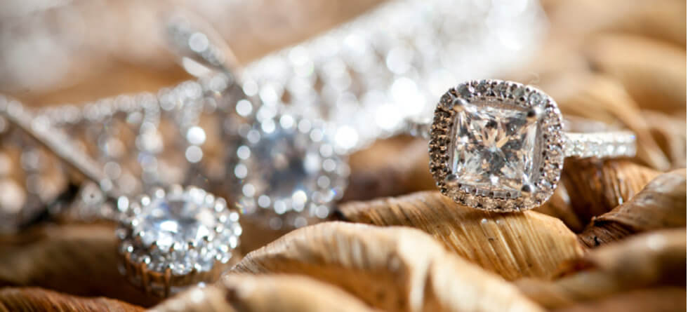 Do real diamonds sparkle?
